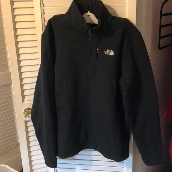 The North Face Jackets & Blazers - Black North Face Pullover
